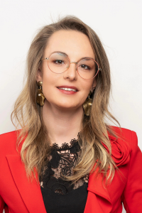 Joanna Leoniewska-Gogola1
